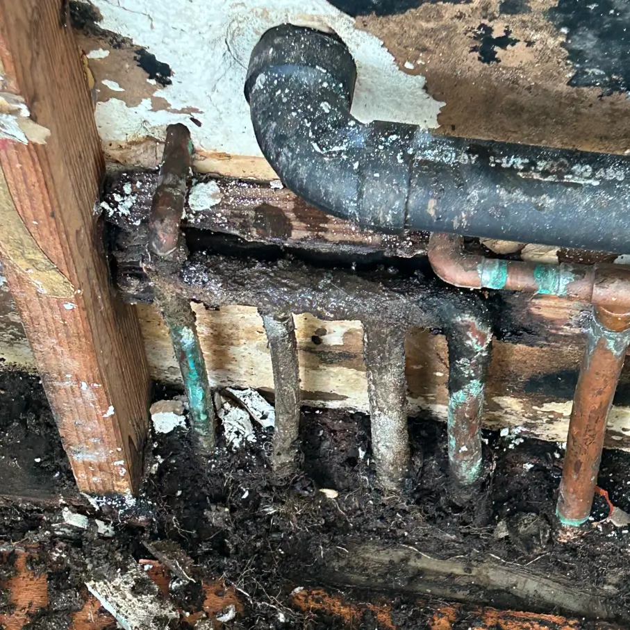 Water-leak-behind-kids-closet-from-bathroom-plumbing-4peaks-restoration